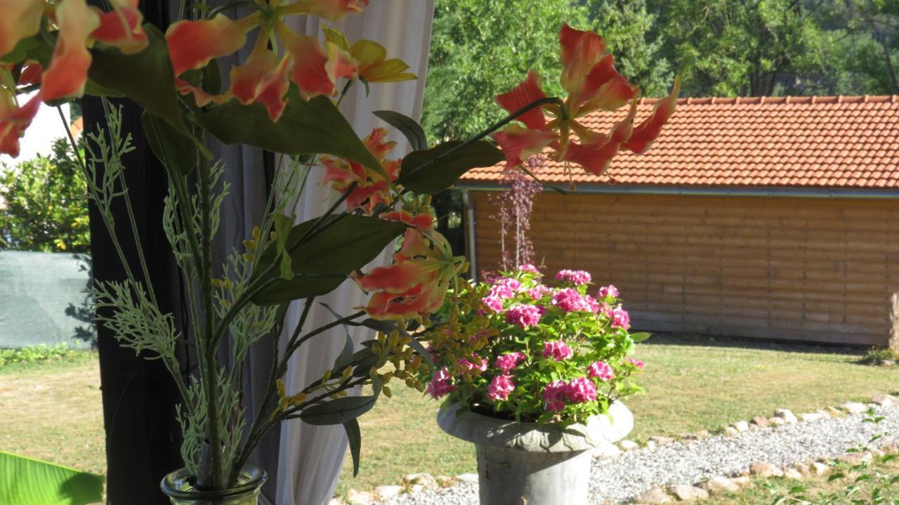 Chalets Lavaux Pouzol Extérieur photo